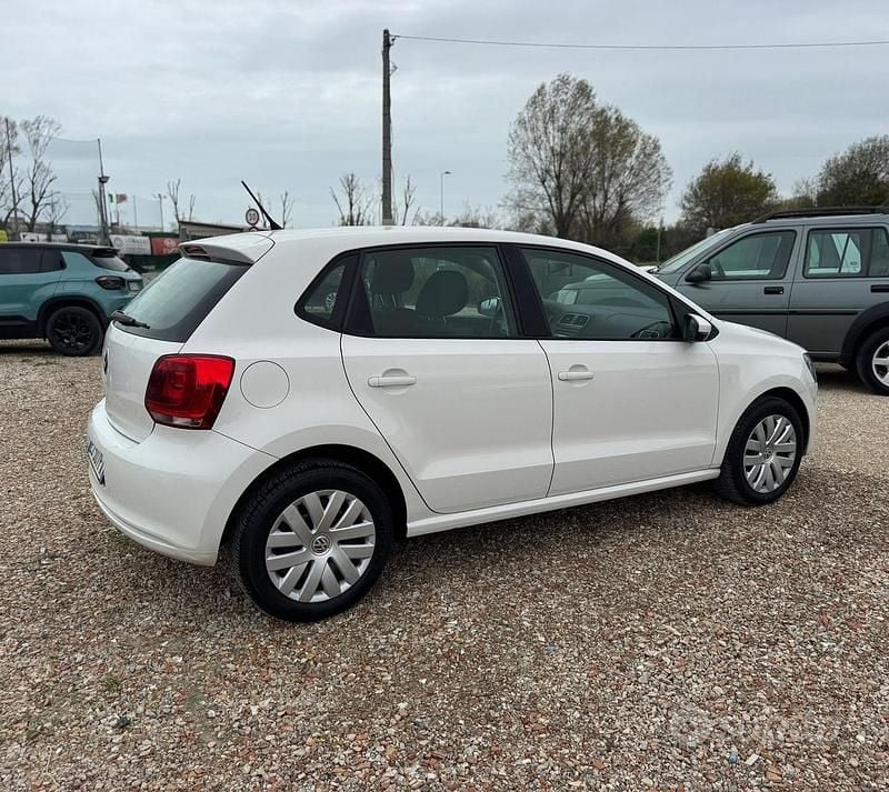 Usata VW Polo Comfortline 70 CV (51 kW) 2011 Bianco Utilitaria