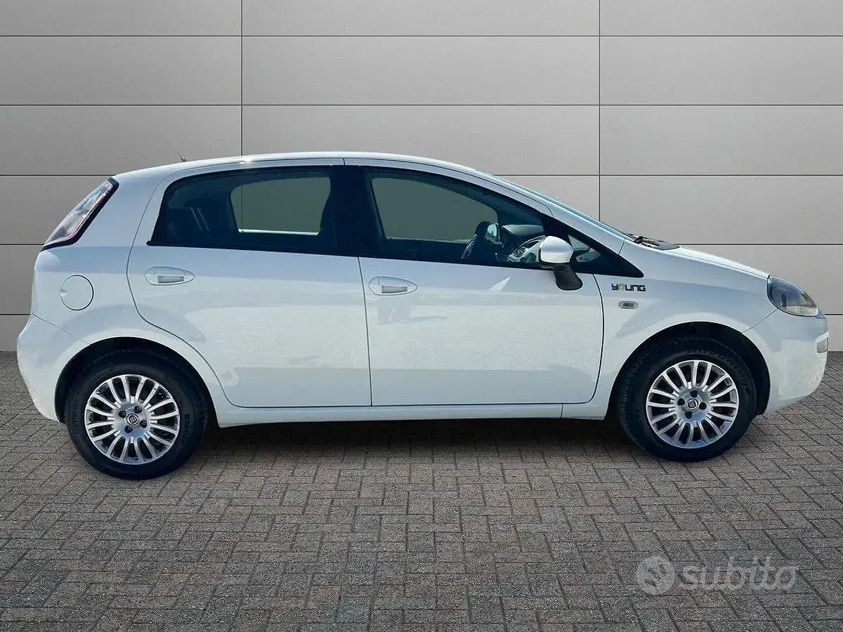 Usata Fiat Punto Street 69 CV (50 kW) 2014 Bianco Utilitaria