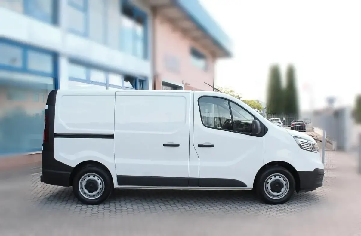 Usata Renault Trafic 110 CV (80 kW) 2024 Bianco
