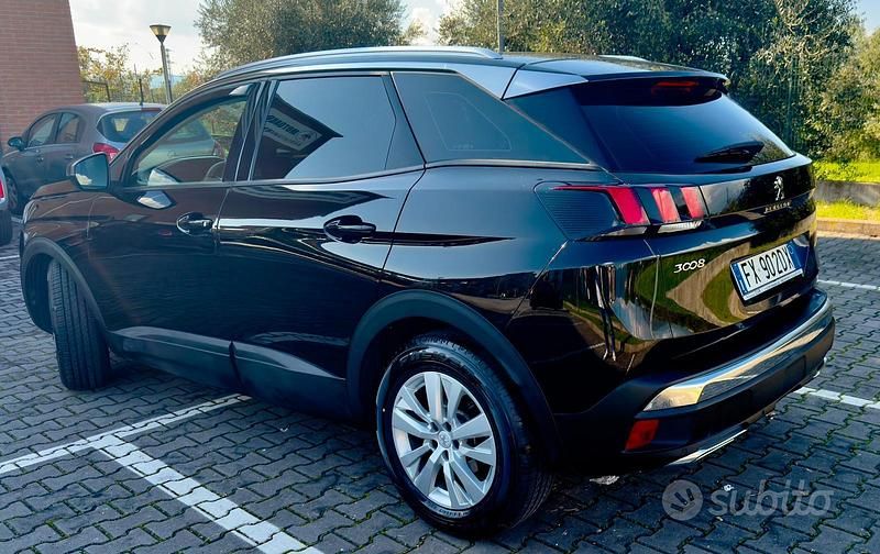 Usata Peugeot 3008 Business-Line 131 CV (96 kW) 2019 Nero SUV