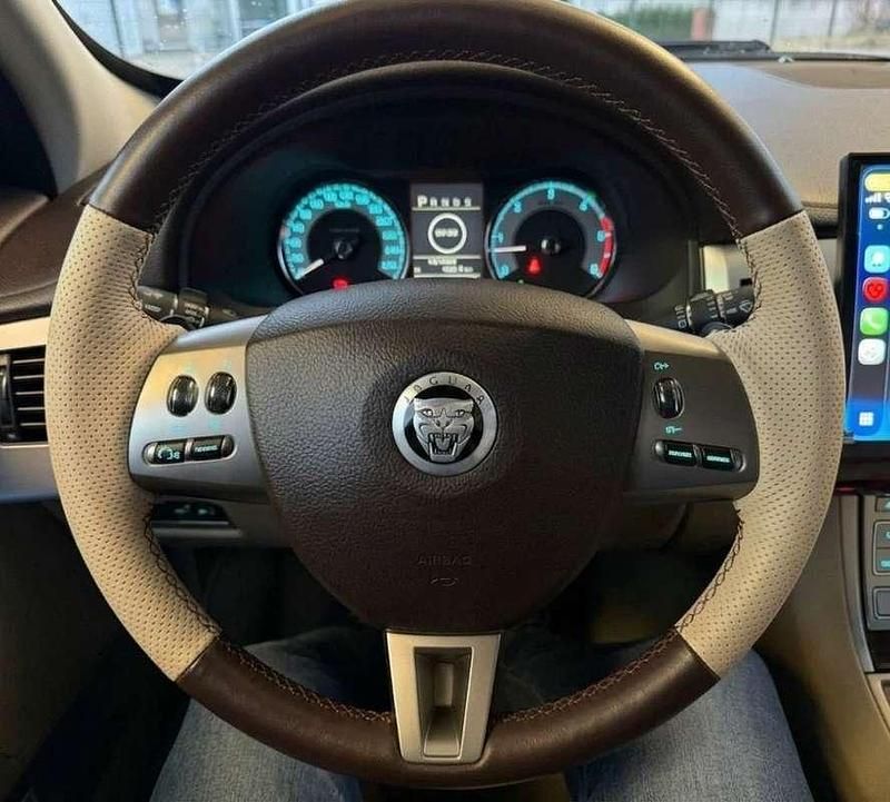 Usata Jaguar XF Premium Luxury 241 CV (177 kW) 2011 Verde Berlina