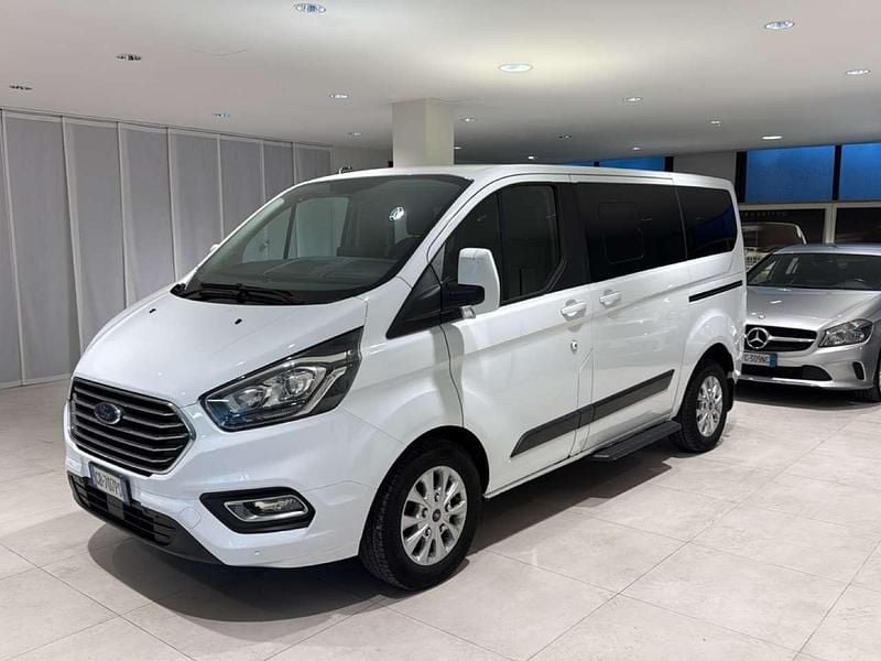 Usata Ford Tourneo 131 CV (96 kW) 2020 Bianco Monovolume