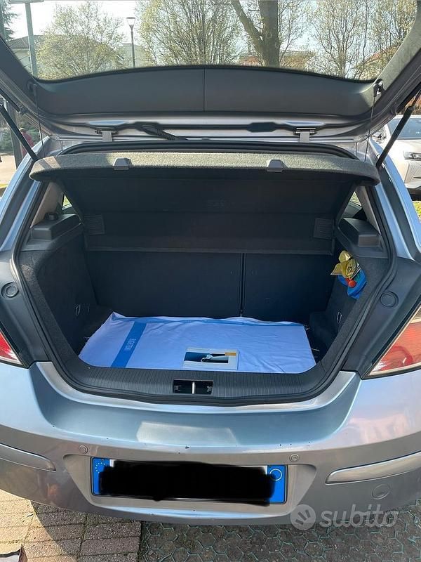 Usata Opel Astra Enjoy 68 CV (50 kW) 2008 Berlina