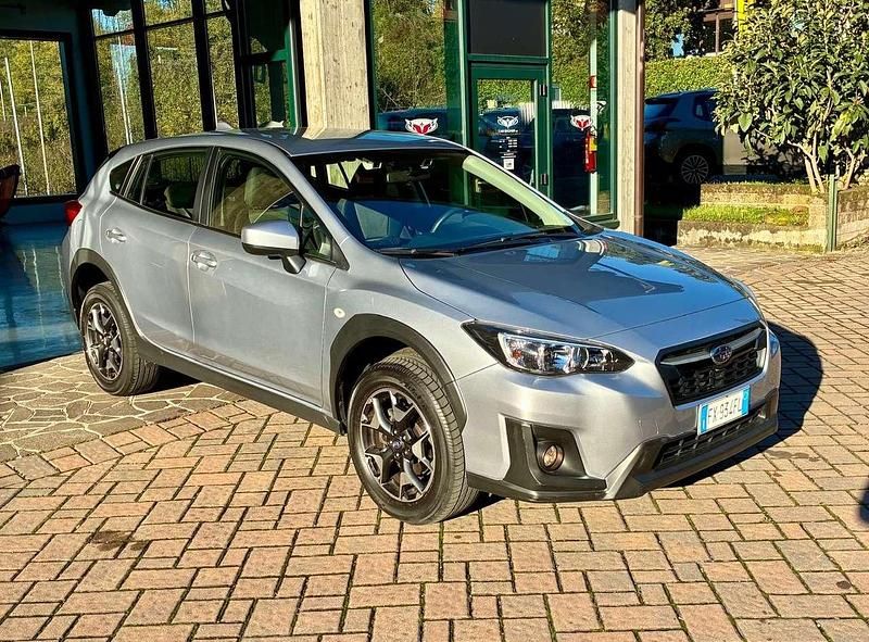 Usata Subaru XV Style 114 CV (83 kW) 2019 Argento SUV