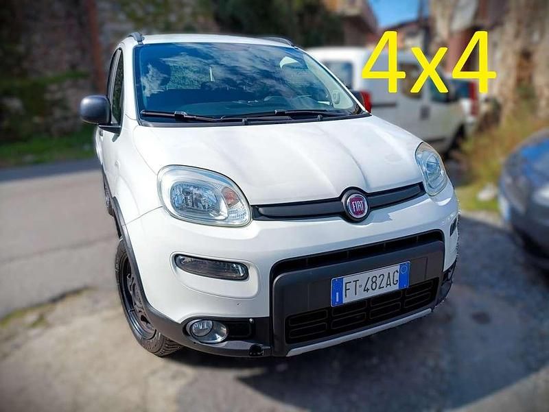 Usata Fiat Panda 4x4 S 95 CV (69 kW) 2018 Bianco Utilitaria