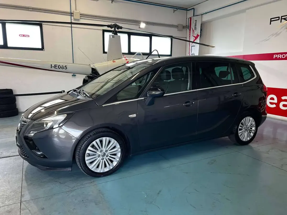 Usata Opel Zafira Cosmo 136 CV (100 kW) 2015 Gray Monovolume