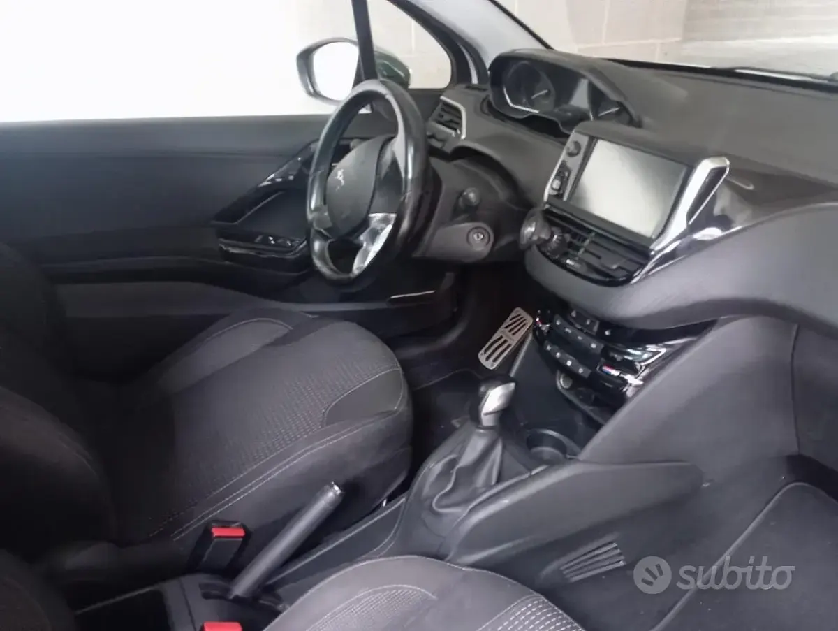 Usata Peugeot 208 100 CV (73 kW) 2016 Bianco Utilitaria