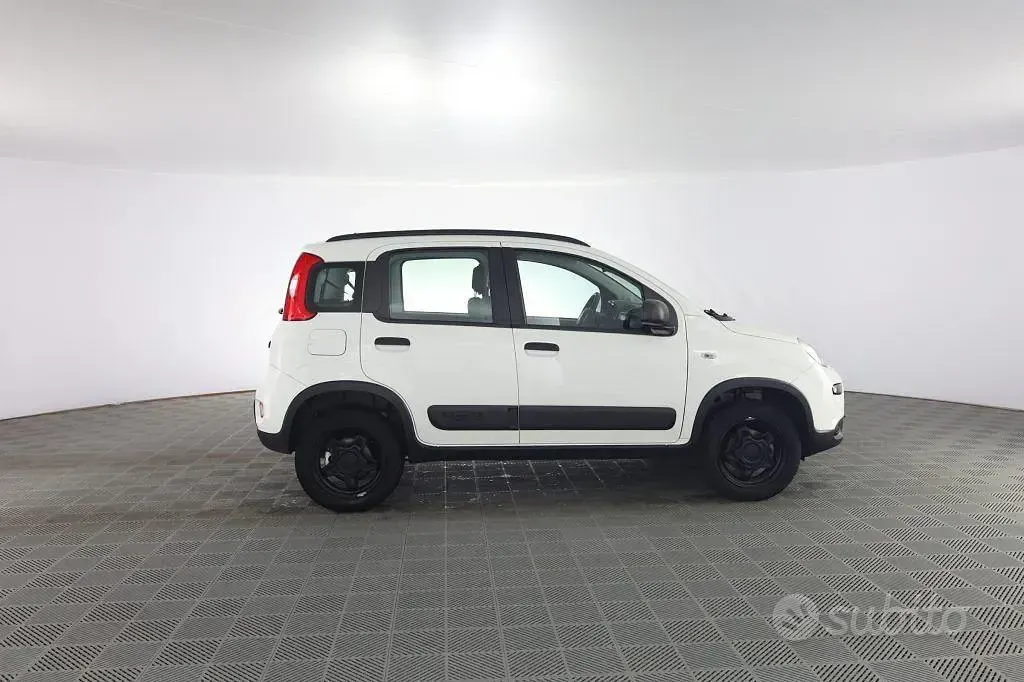 Usata Fiat Panda 4x4 Wild 86 CV (63 kW) 2021 Bianco Utilitaria