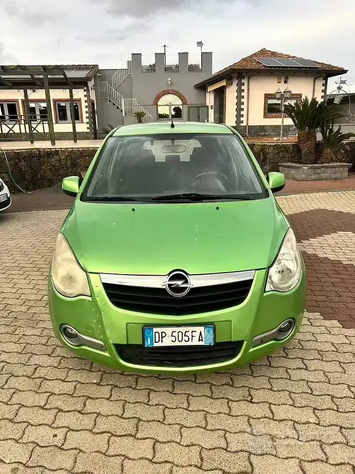Usata Opel Agila 65 CV (47 kW) 2008 Verde Utilitaria