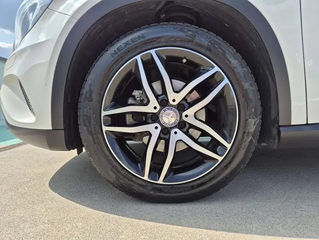 Usata Mercedes GLA180 109 CV (80 kW) 2016 Bianco SUV
