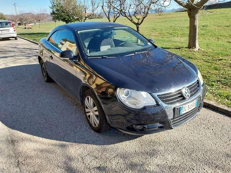 Usata VW Eos 140 CV (102 kW) 2007 Nero Cabrio