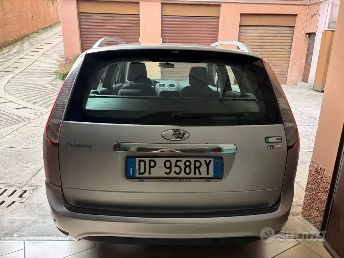 Usata Ford Focus Titanium 109 CV (80 kW) 2008 Grigio Station wagon