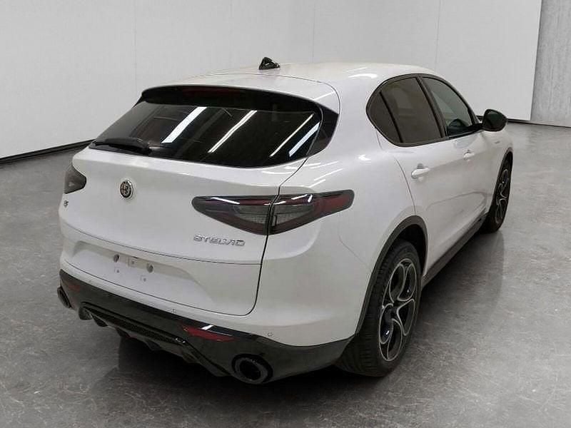 Usata Alfa Romeo Stelvio Veloce 209 CV (153 kW) 2024 Bianco SUV
