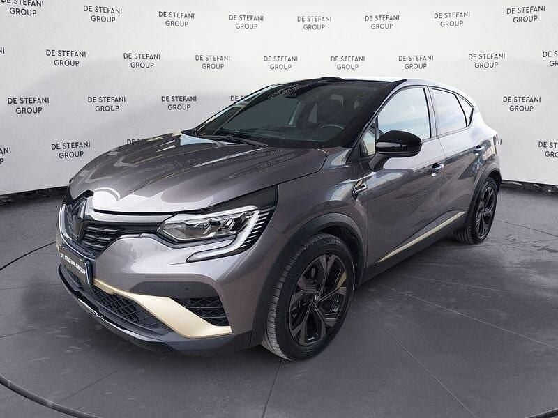 Usata Renault Captur Engineered 143 CV (105 kW) 2023 Grigio SUV