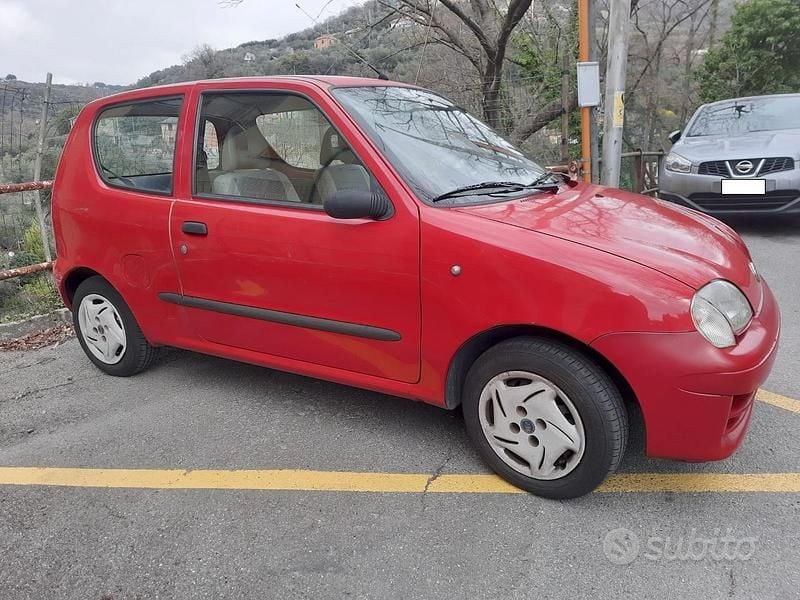 Usata Fiat 600 54 CV (39 kW) 2005 Rosso Utilitaria