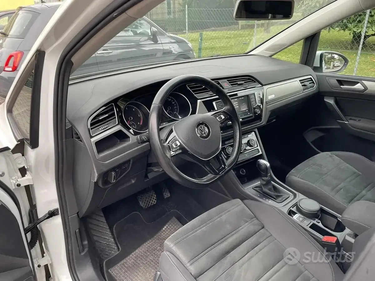 Usata VW Touran 115 CV (84 kW) 2016 Bianco Monovolume