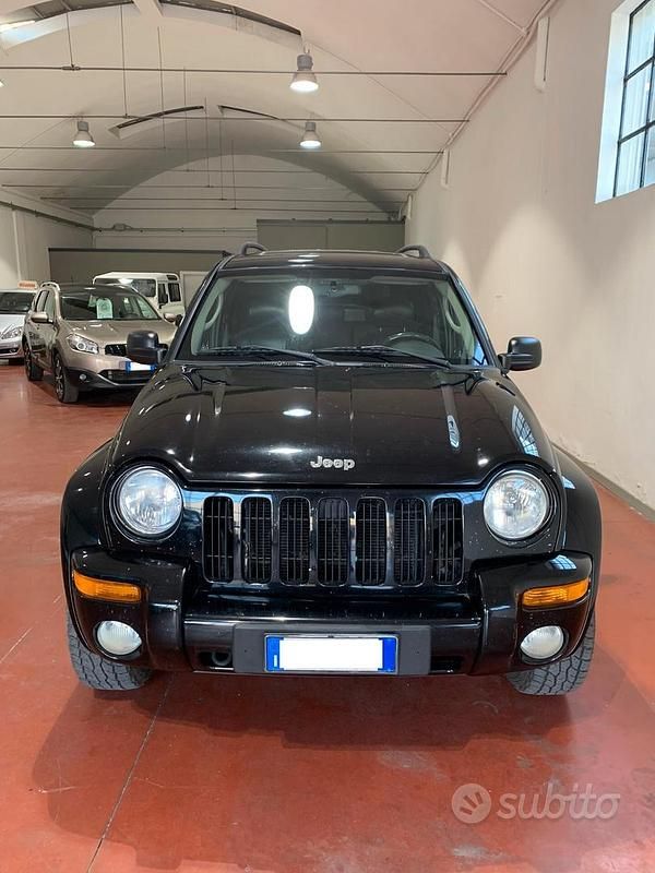 Usata Jeep Cherokee Limited 142 CV (104 kW) 2002 Nero SUV
