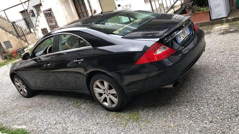 Usata Mercedes CLS320 224 CV (164 kW) 2007 Berlina