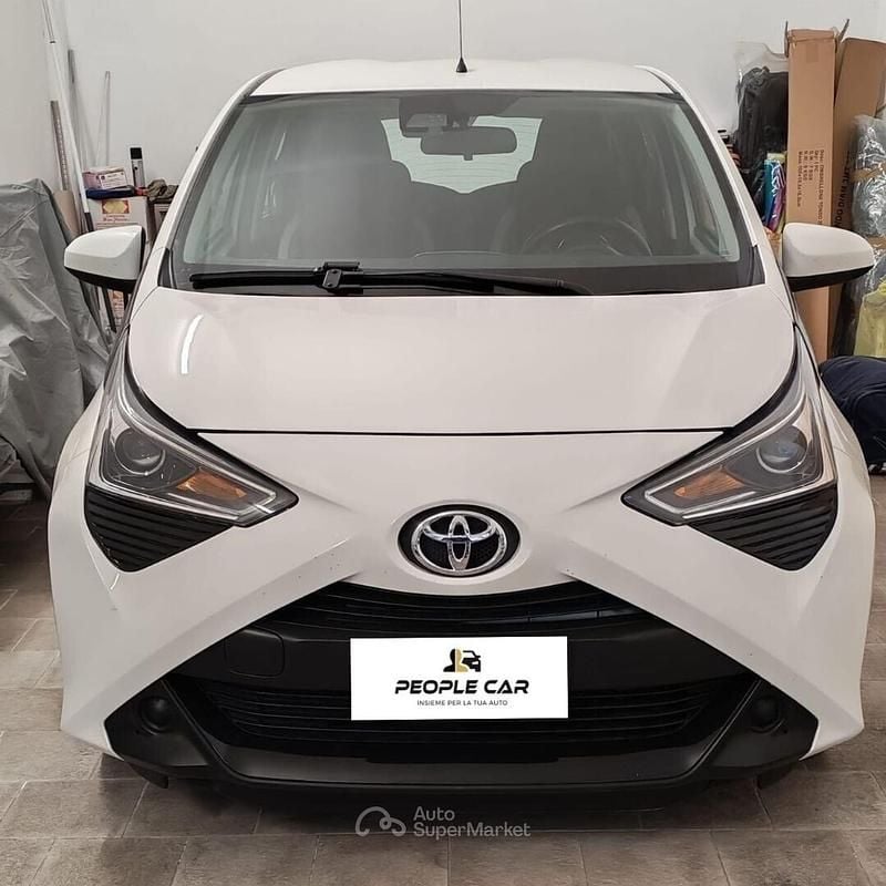 Usata Toyota Aygo 72 CV (52 kW) 2019 Bianco Utilitaria