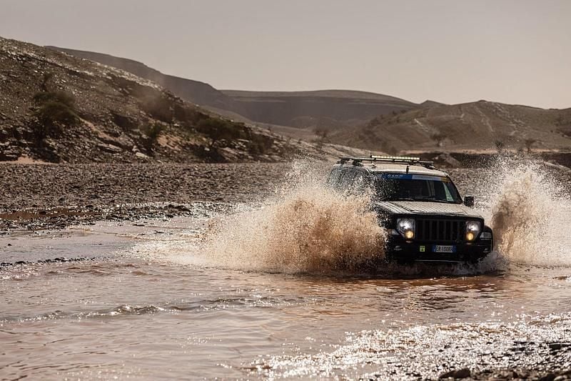 Usata Jeep Cherokee 240 CV (176 kW) 2013 Blu SUV