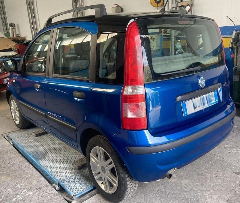 Usata Fiat Panda Dynamic 60 CV (44 kW) 2003 Blu Utilitaria