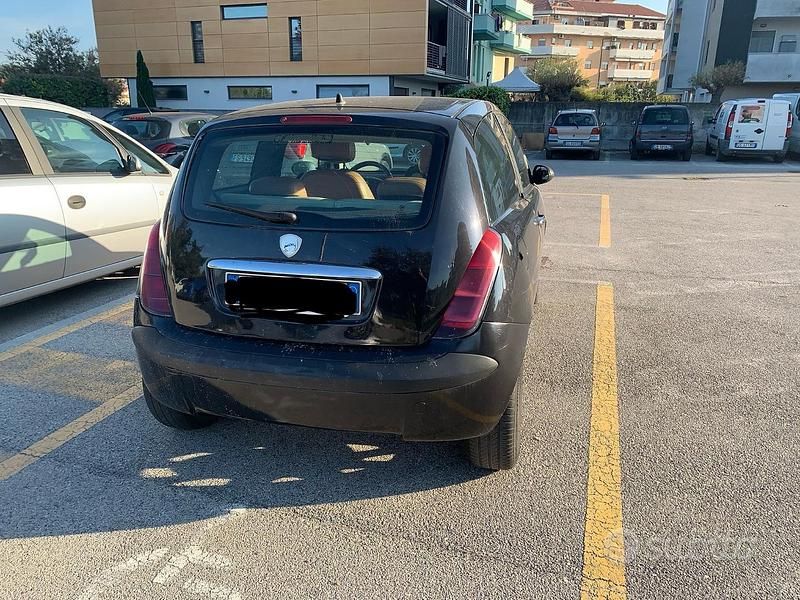 Usata Lancia Ypsilon 75 CV (55 kW) 2014 Utilitaria