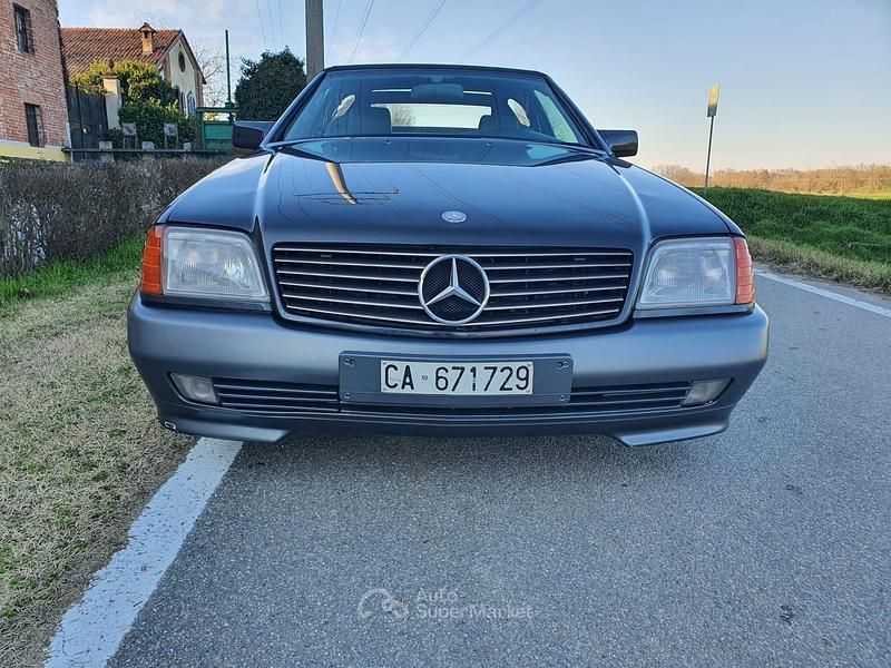 Usata Mercedes SL300 212 CV (155 kW) 1991 Nero Cabrio