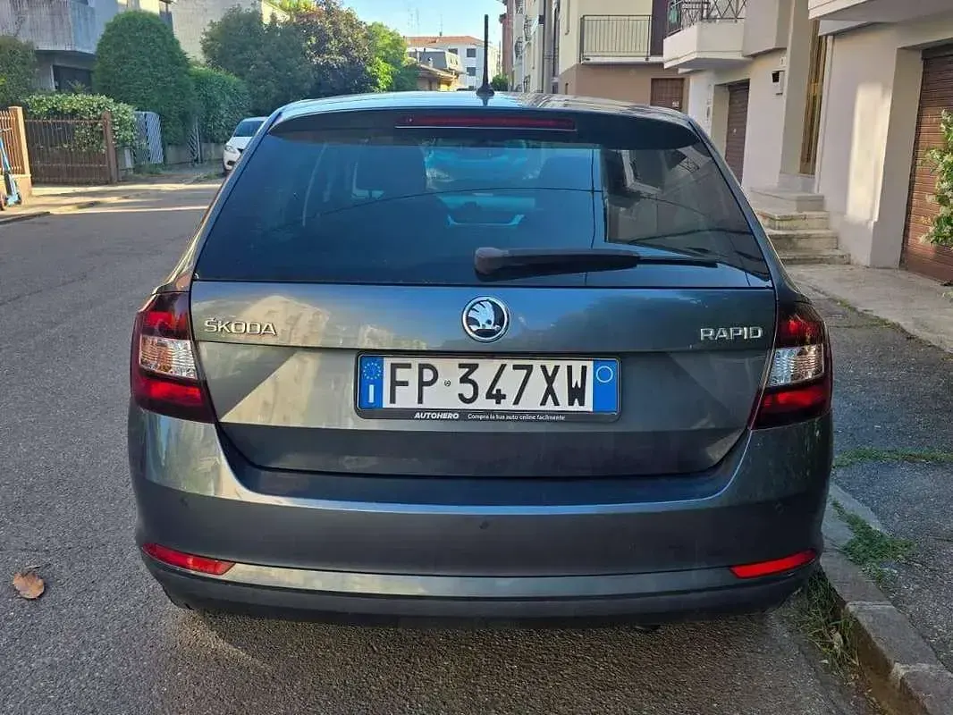 Usata Skoda Rapid Ambition 90 CV (66 kW) 2018 Grigio Utilitaria
