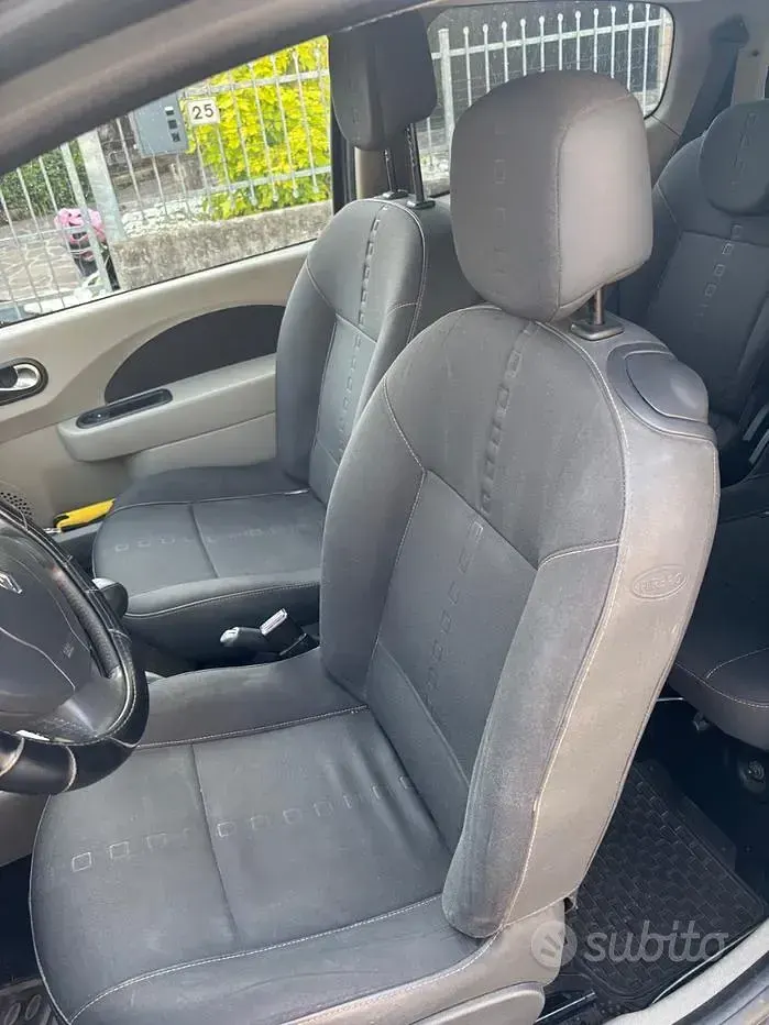 Usata Renault Twingo 75 CV (55 kW) 2007 Utilitaria