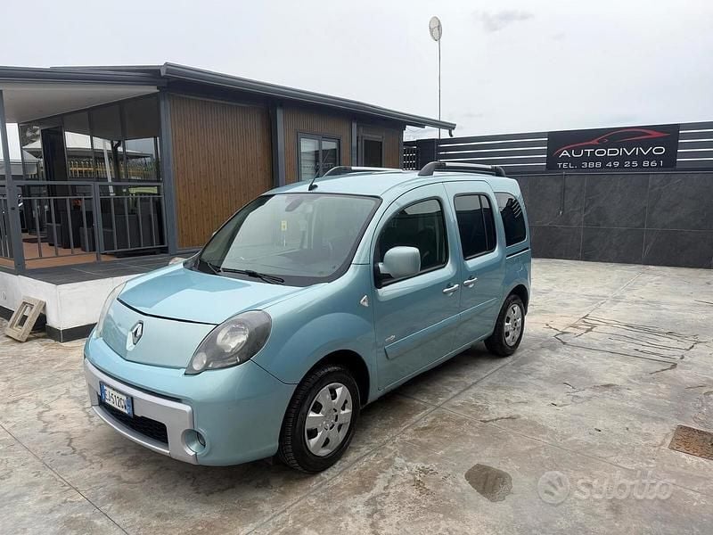 Usata Renault Kangoo 110 CV (80 kW) 2012 Blu Monovolume