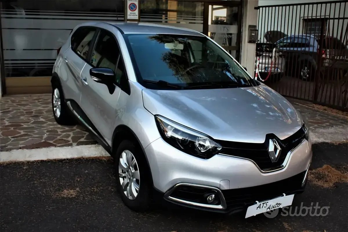 Usata Renault Captur 90 CV (66 kW) 2015 Grigio SUV