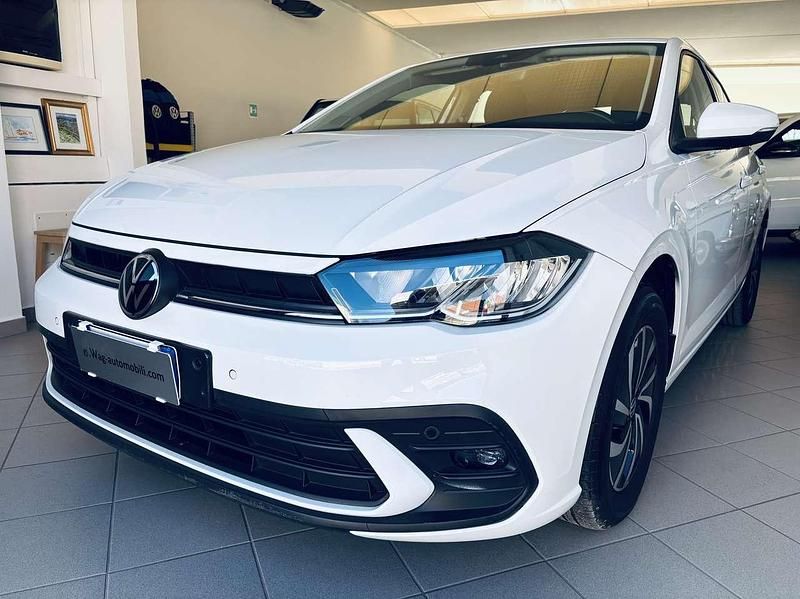 Usata VW Polo Life 80 CV (58 kW) 2023 Bianco Utilitaria