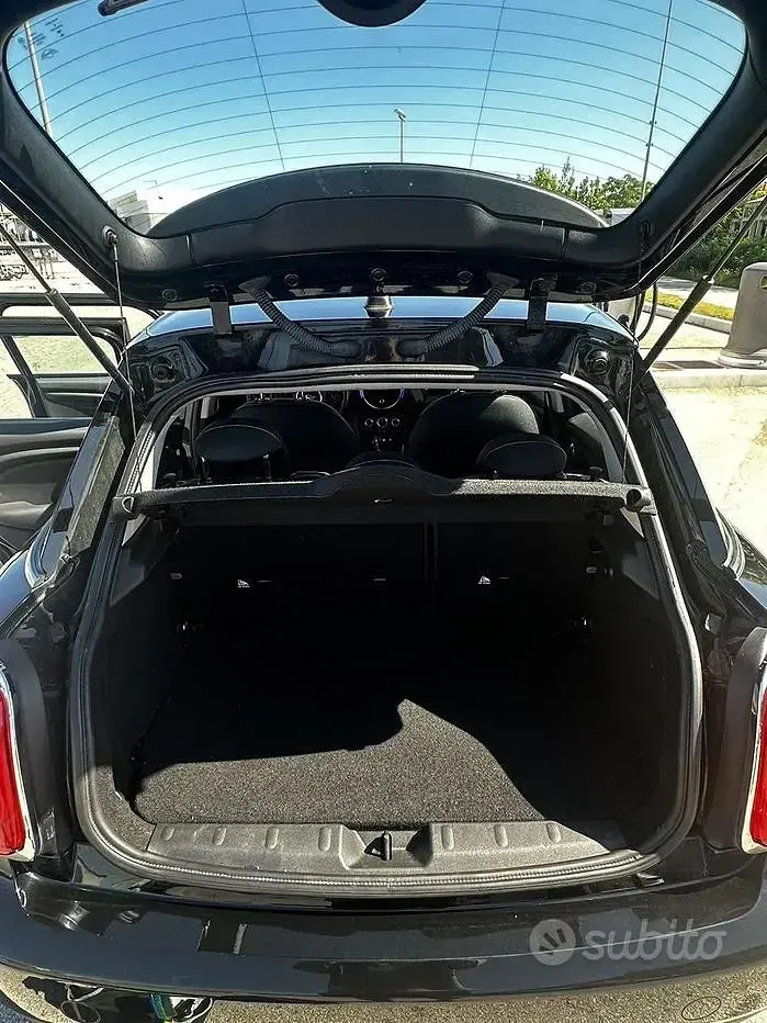 Usata Mini Cooper D 116 CV (85 kW) 2017 Nero Utilitaria