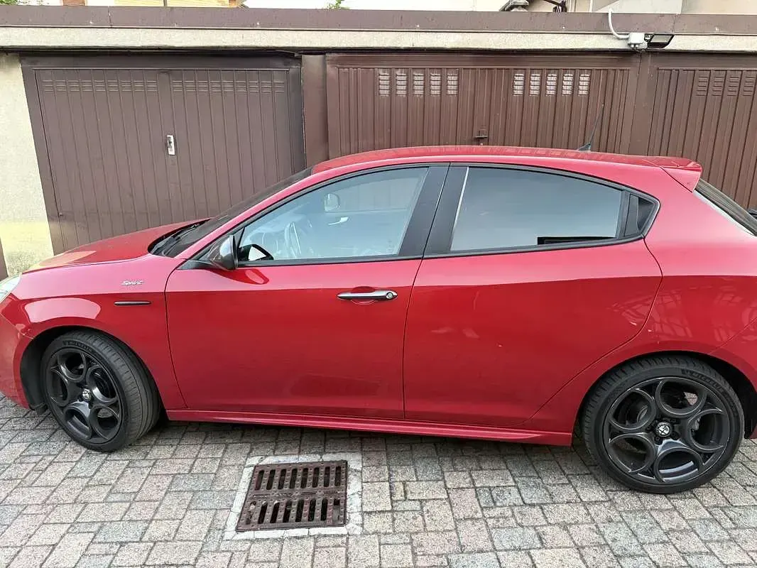 Usata Alfa Romeo Giulietta Sprint 150 CV (110 kW) 2015 Rosso Utilitaria