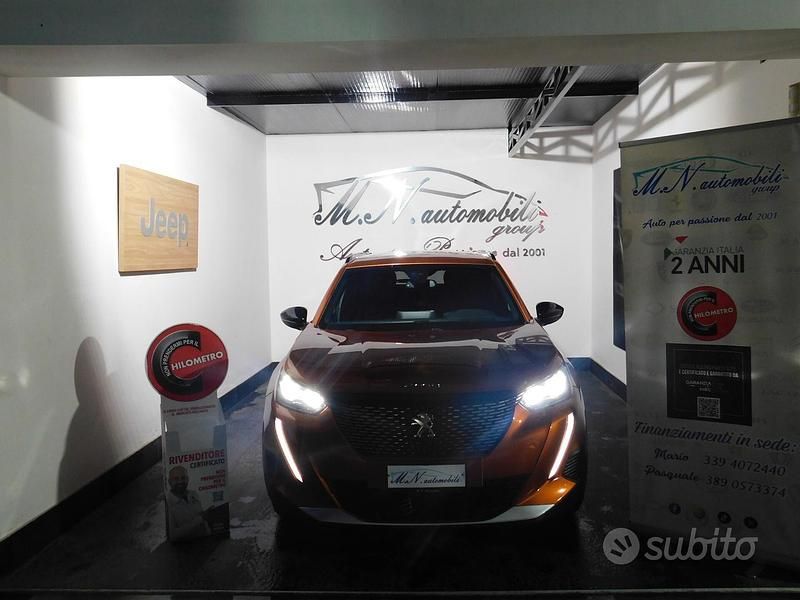 Usata Peugeot 2008 Allure 101 CV (74 kW) 2023 Arancione SUV
