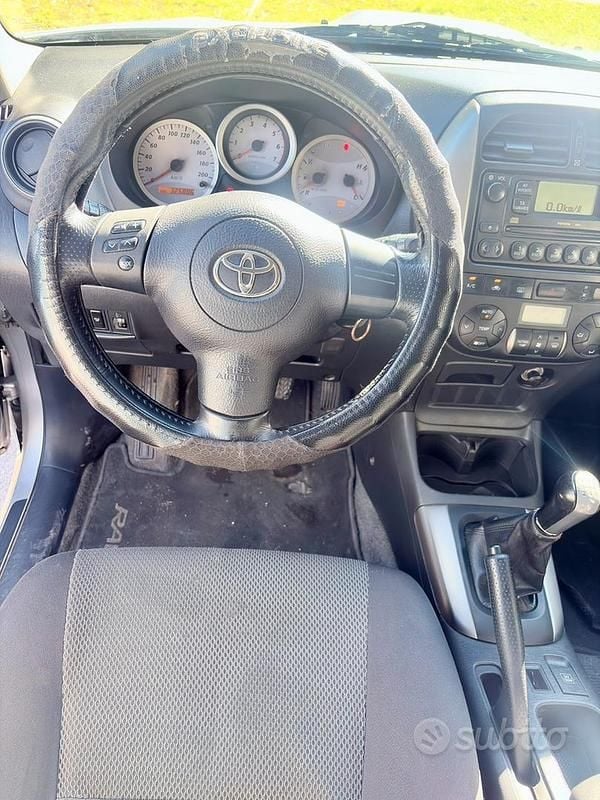 Usata Toyota RAV4 2004 Grigio SUV
