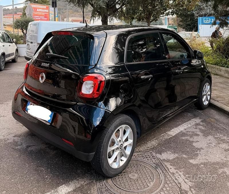 Usata Smart ForFour 72 CV (52 kW) 2017 Nero Utilitaria