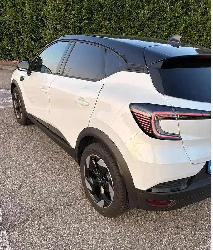 Usata Renault Captur Techno 101 CV (74 kW) 2025 Bianco SUV