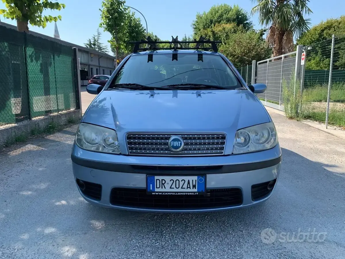 Usata Fiat Punto Classica 69 CV (50 kW) 2008 Bluazzurro Utilitaria