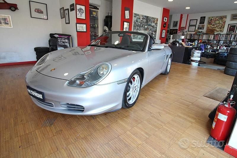 Second-hand Porsche Boxster 260 CP (191 kW) 2003 Cabrio