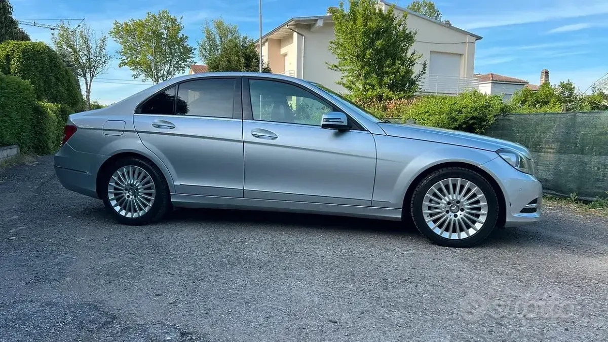 Usata Mercedes C220 170 CV (125 kW) 2014 Grigio Berlina