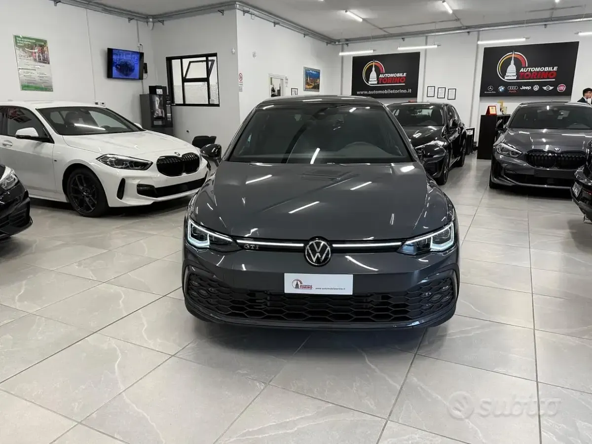 Gebraucht VW Golf VIII GTI 245 PS (180 kW) 2024 Grau Limousine