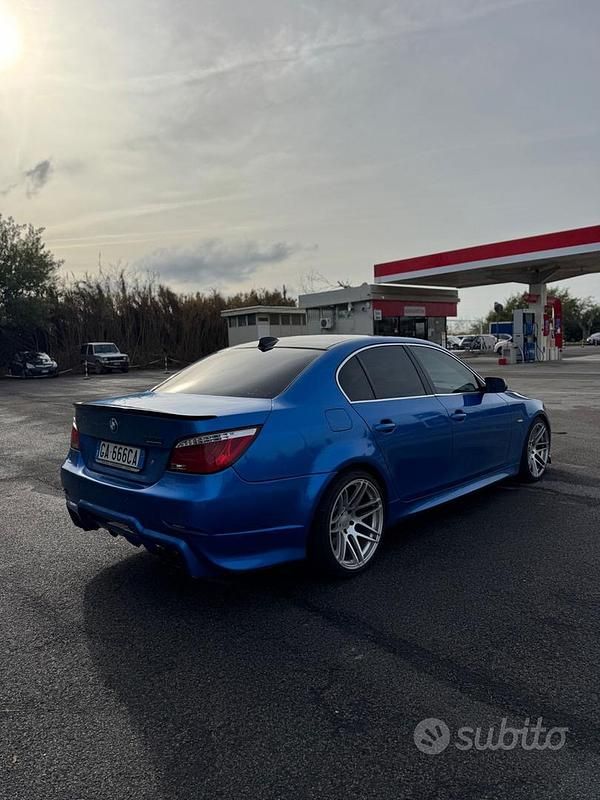 Usata BMW 550 Comfort Edition 367 CV (269 kW) 2006 Blu Berlina