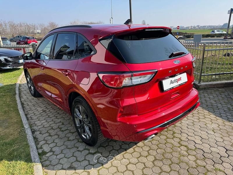 Usata Ford Kuga ST-Line 190 CV (139 kW) 2021 Rosso SUV