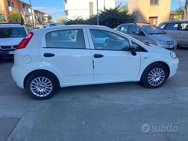 Usata Fiat Punto Street 78 CV (57 kW) 2018 Bianco Utilitaria