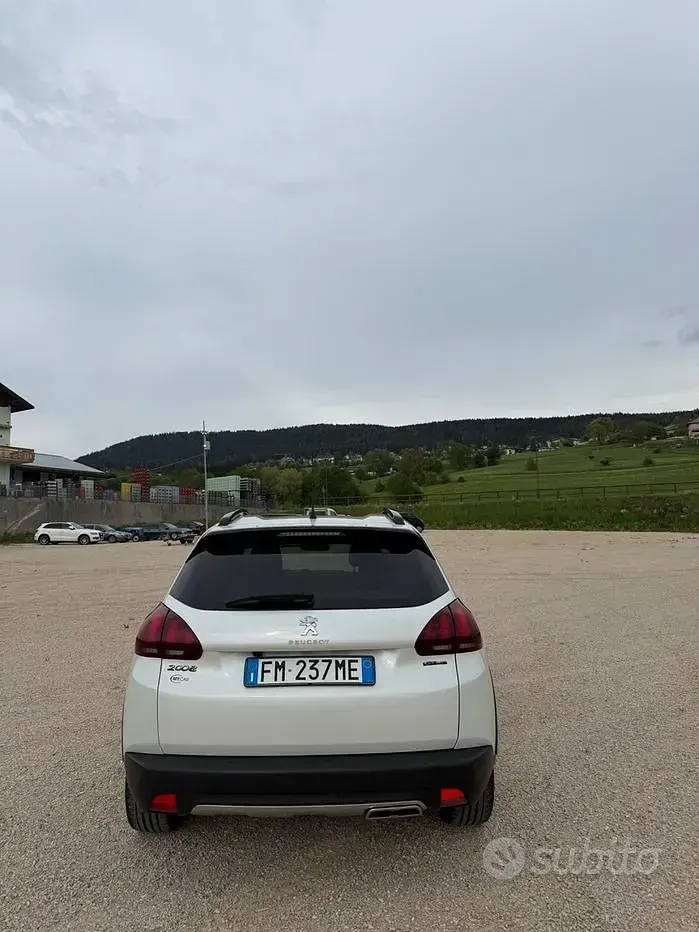 Occasion Peugeot 2008 GT-line 120 ch (88 kW) 2017 Blanc SUV