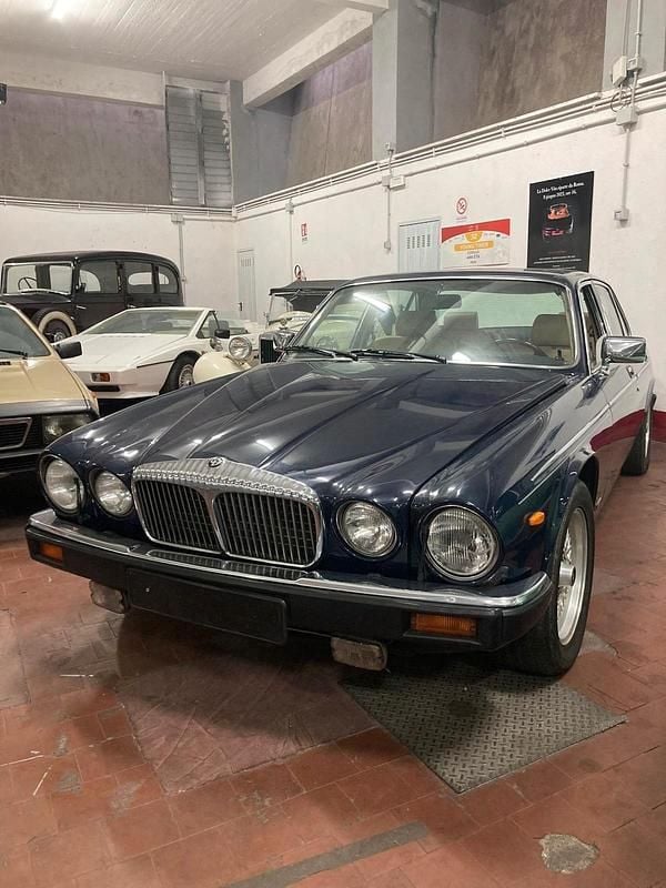 Blu Usata 1992 Daimler Double Six Serie 1 Tre volumi | 10.000 € - Immagine 1/4