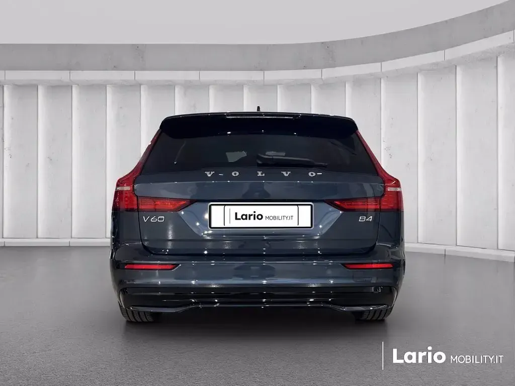Nuova Volvo V60 Plus 197 CV (144 kW) 2025 Station wagon
