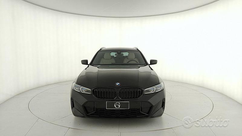 Usata BMW 320e M Sport 190 CV (139 kW) 2023 Nero Station wagon
