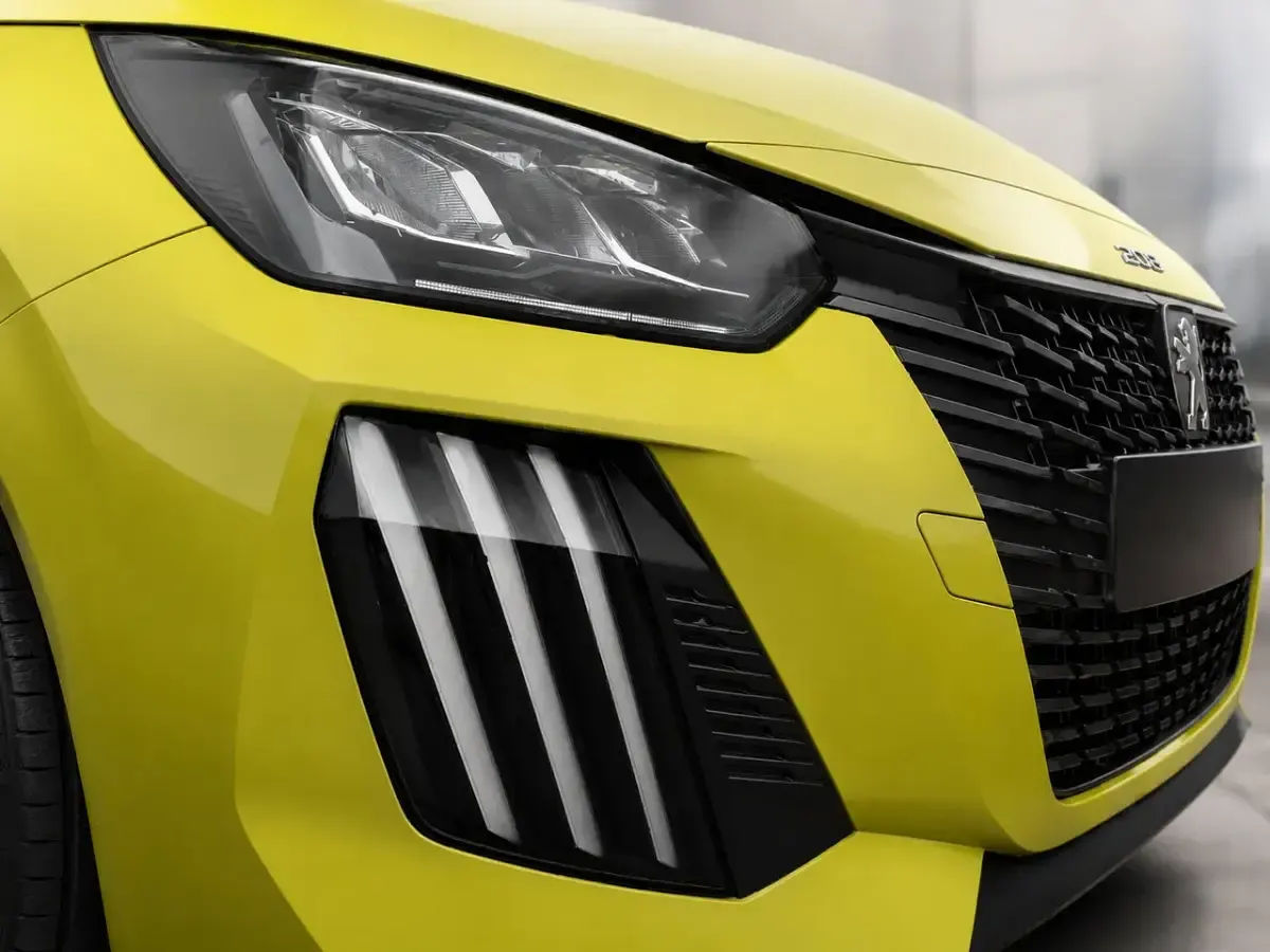 Usata Peugeot 208 Allure 101 CV (74 kW) 2025 Giallo Utilitaria